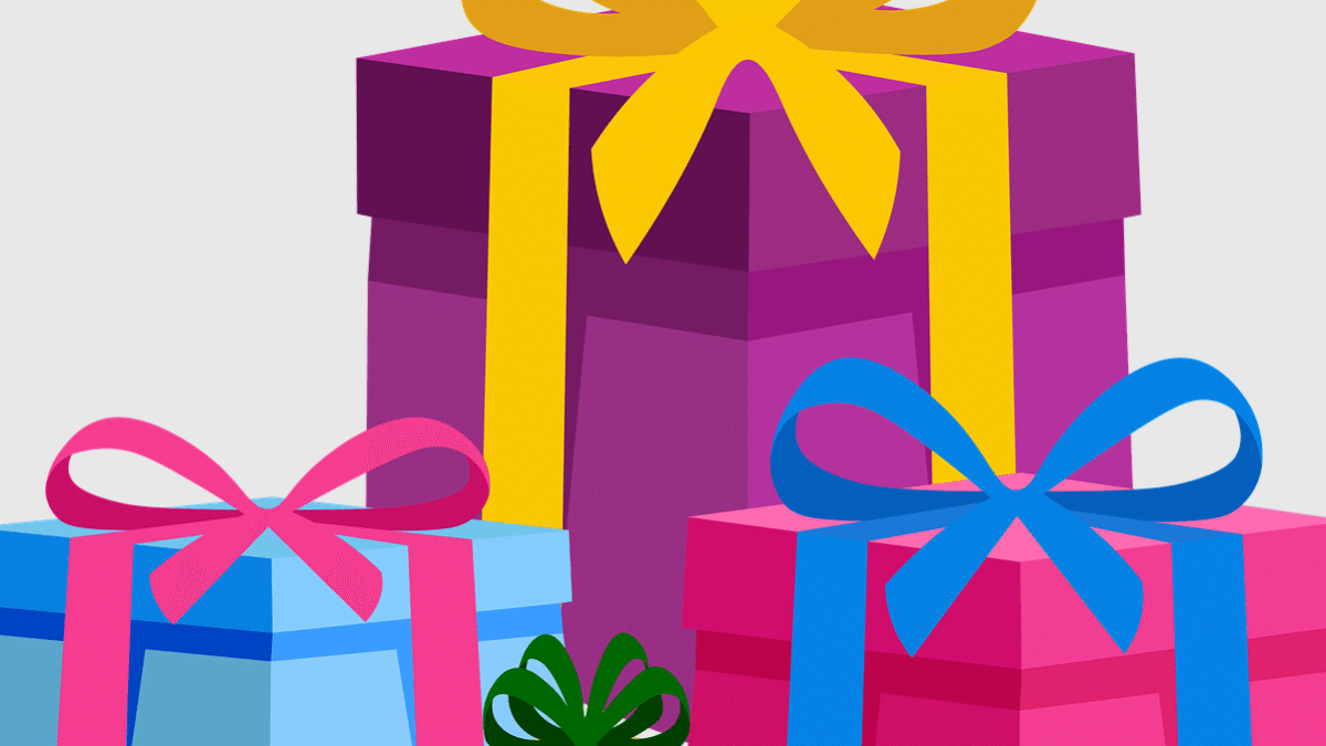 Drei Geschenkpakete in verschiedenen Farben mit Schleifen auf einem neutralen Hintergrund.