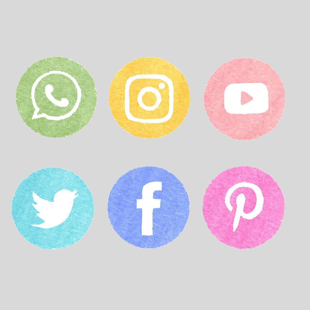 Sechs bunte Symbole für soziale Medien, darunter WhatsApp, Instagram, YouTube, Twitter, Facebook und Pinterest.