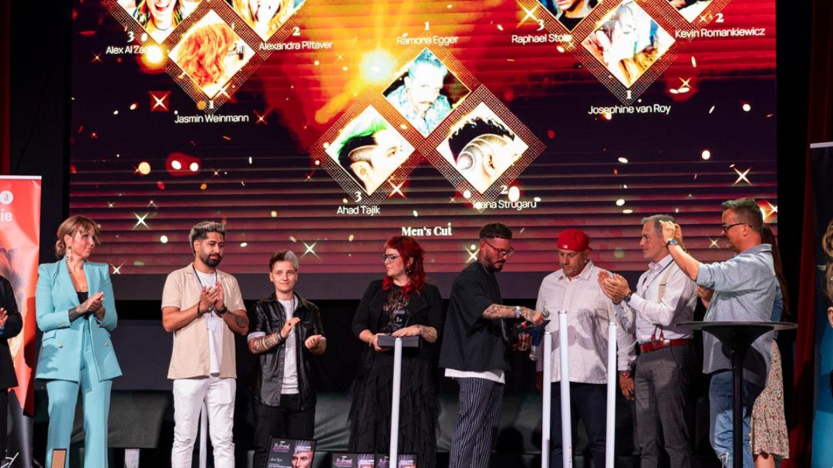 Gewinner des dfa Sharpest Awards auf der Bühne der dfa Summervibes bei der Preisverleihung